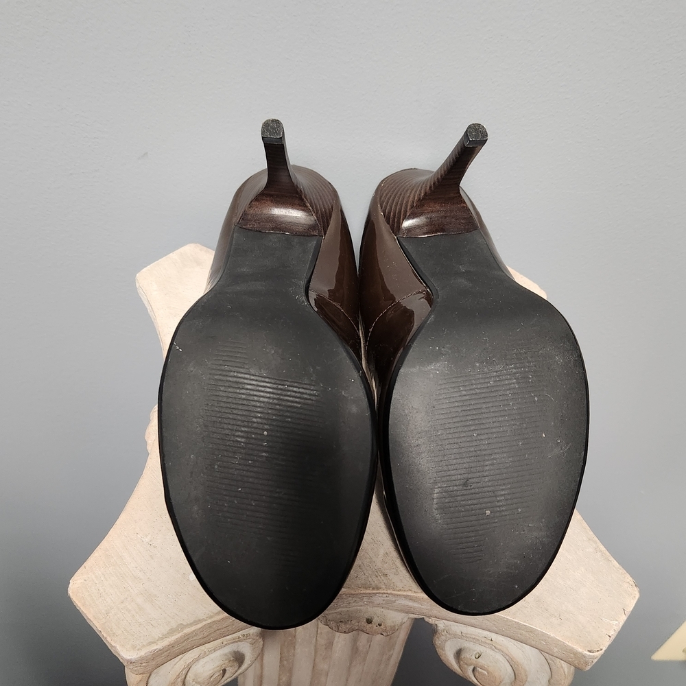 NWT Elegant Patent Leather Brown Pumps 10 - Picture 5 of 7